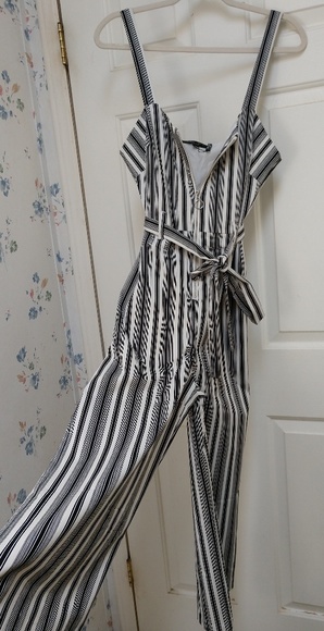 Romeo & Juliet Couture Pants - NWT Romeo & Juliet Couture Jumpsuit